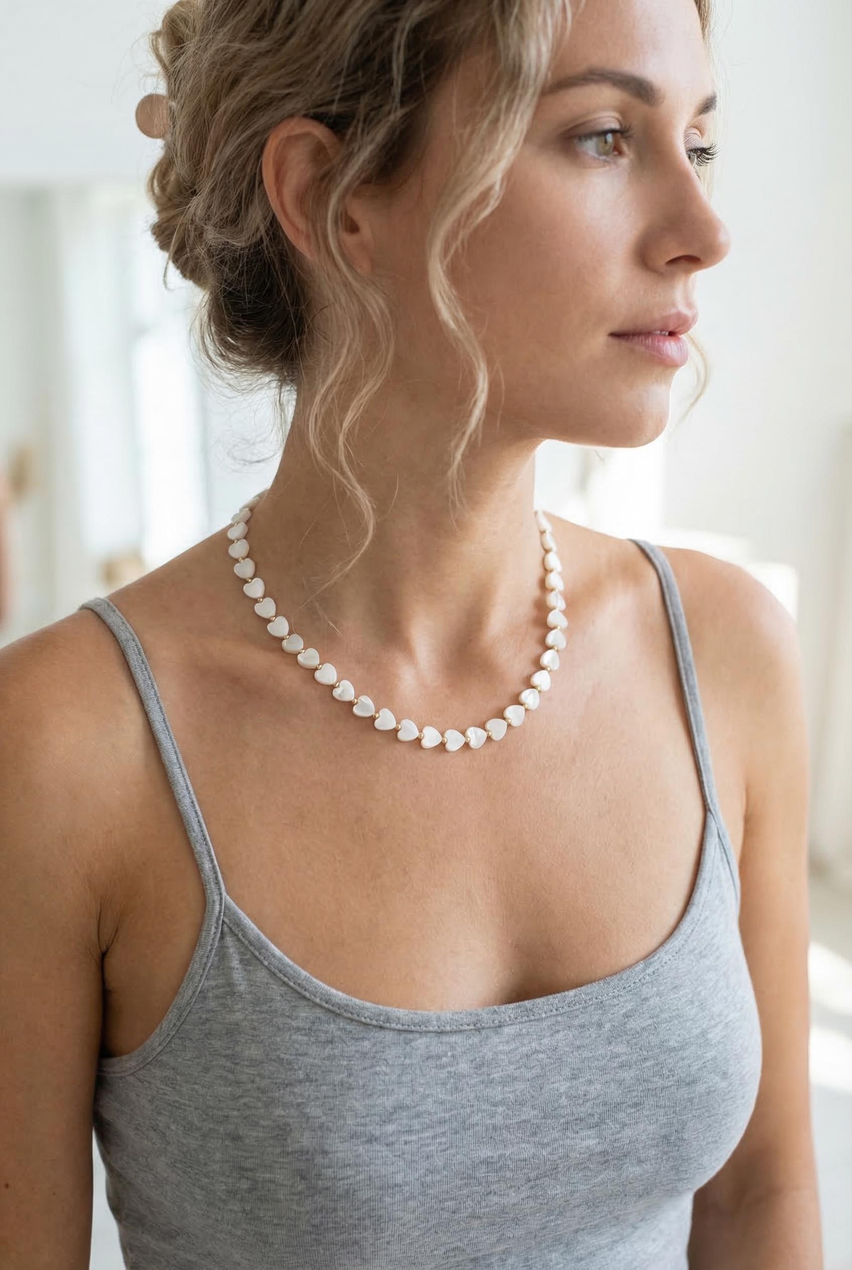 Halskjeder "Perlemorhjerter" 8 mm